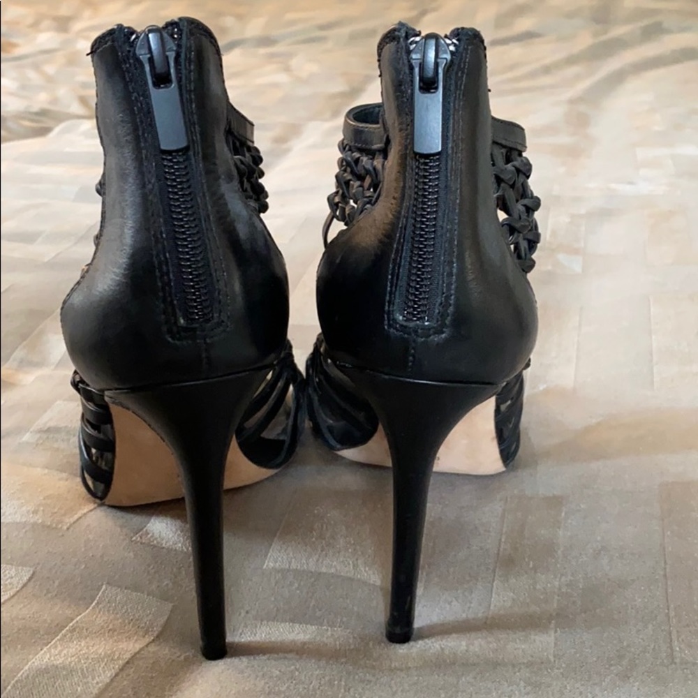 Elegant Stilletto Heels by Elie Tahari - Picture 3 of 8